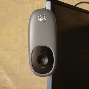 Logitech C110 Webcam V-U0024 Clip-On 1.3MP VGA with Microphone For Windo…